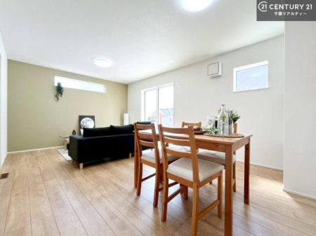 rO SnǂrO͉ƑRƏW܂܂BƑcR̎ԂłBƑƁAw[Ԃ߂łˁB邭JIȋԂłB