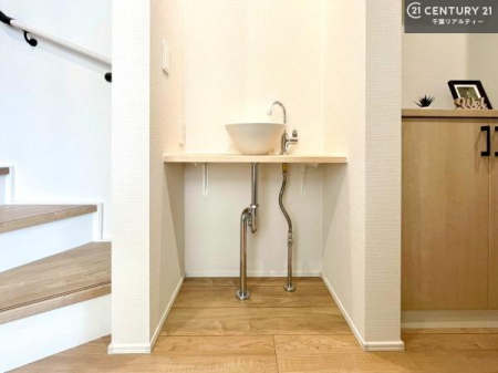 ʑEʏ ։ɂ􂢃Xy[X̂ŕ֗I