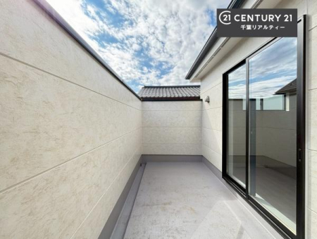 oRj[ zǍDȃoRj[łIꂽɂ͐nJIȎԂy߂܂B
