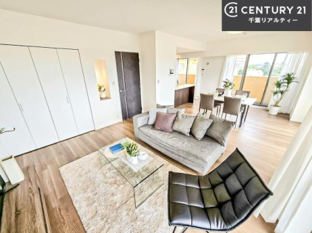 rO SnǂrO͉ƑRƏW܂܂BƑcR̎ԂłBƑƁAw[Ԃ߂łˁB邭JIȋԂłB