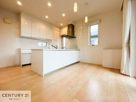 rO 傫ȑ炽Ղ̗z閾邢_CjOLb`BĴ郊rOŉƑĉ났̎Ԃ߂܂B