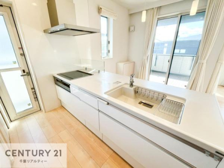 Lb` lC̑ΖʎVXeLb`̗pĂ܂IƑ̃R~jP[VRƑ݌vłB
qlɂڂ͂̂ŊłˁB[͂܂I