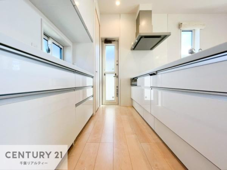 rO Ƃ₷VXeLb`łI[tĂ̂ŁAXy[XɕuȂčςނ̂ŁALXgāAKɍƂł܂I