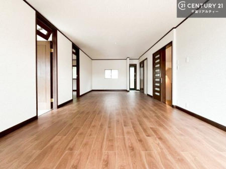 m VvɃfUCĂ邽߁AƋIт܂I
Cɓ̉ƋuĂ낰Ԃ邱Ƃł܂B