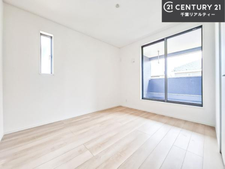 m 邭ʂ̗ǂłBuVvvɃfUCꂽBRx̂ŉƋ⃌CAEgłD݂̋Ԃnグ܂B