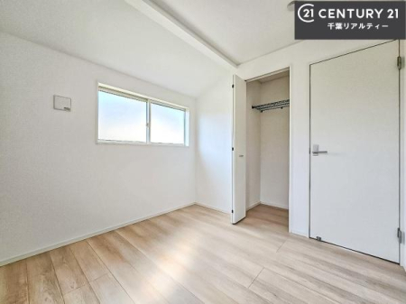 rOȊŐ e[Xy[XĂ܂IXbLڂ鎖ł܂ˁB
ƋI΂ȂVvȃfUCׁ̈AƋI΂Cɓ̋ԍ肪łłˁB