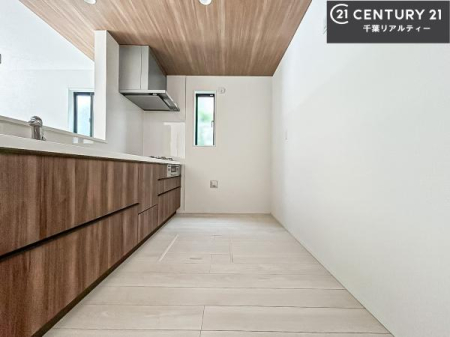 Lb` Ƃ肠钲Xy[XōƂ₷KȃLb`łI
qlƈꏏɂَqy߂LXXy[XłByԂɂȂ肻łˁI