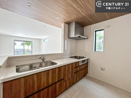 Lb` lC̑ΖʎVXeLb`̗pĂ܂IƑ̃R~jP[VRƑ݌vłB
qlɂڂ͂̂ŊłˁB[͂܂I