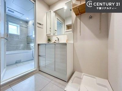 ���ʑ�E���ʏ� �g�Ȃ�𐮂�����ʏ��́A���������厖�ł��I������̐������̂��镵�͋C�����o�I�C�����悭���g�����������܂��B���[�X�y�[�X���������ł��ˁI
