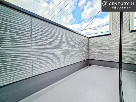 oRj[ zǍDȃoRj[łIꂽɂ͐nJIȎԂy߂܂B
