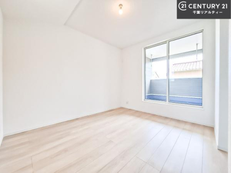 m 邭ʂ̗ǂłBuVvvɃfUCꂽBRx̂ŉƋ⃌CAEgłD݂̋Ԃnグ܂B