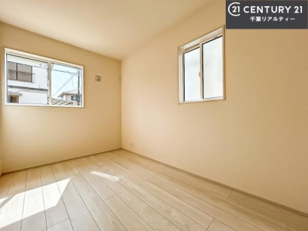 rOȊŐ [Xy[XĂ܂IXbLڂ鎖ł܂ˁB
ƋI΂ȂVvȃfUCׁ̈AƋI΂Cɓ̋ԍ肪łłˁB