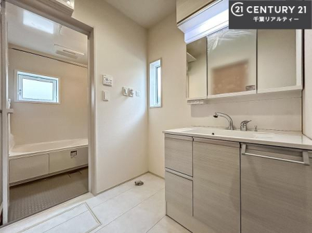 ʑEʏ Oʋdl̐ʏ́AgȂ݂₷I͎[ɂȂĂ܂BhC[₨ϓЕt̂ŐʑXbLƌ邱Ƃo܂I