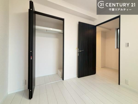 m [Xy[XĂ܂IXbLڂ鎖ł܂ˁB
ƋI΂ȂVvȃfUCׁ̈AƋI΂Cɓ̋ԍ肪łłˁB