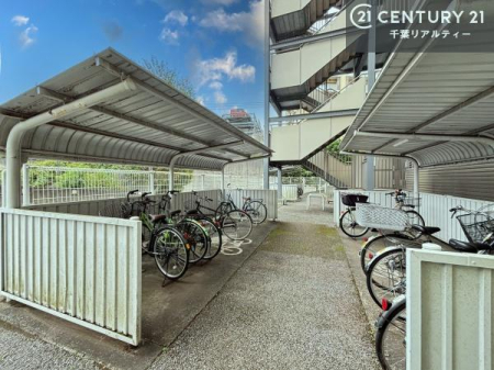 ̑p ֏ꊮŁAq܂̎]ԂʋΗp̎]ԂSĒu܂BƑɂꂵ֗ȐݔłB