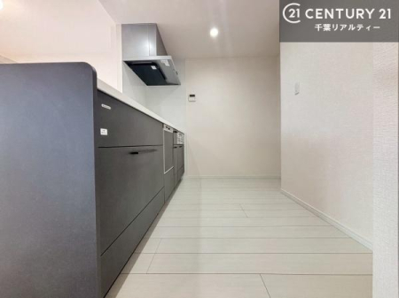 Lb` lC̑ΖʎVXeLb`̗pĂ܂IƑ̃R~jP[VRƑ݌vłB
qlɂڂ͂̂ŊłˁBLXgĉKɍƂi݂܂B