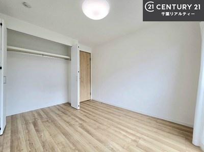 m [Xy[XĂ܂IXbLڂ鎖ł܂ˁB
ƋI΂ȂVvȃfUCׁ̈AƋI΂Cɓ̋ԍ肪łłˁB