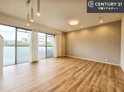 rO 傫ȑ炽Ղ̗z閾邢rOBĴ郊rOŉƑĉ났̎Ԃ߂܂B