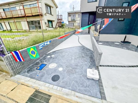 ԏ ԃXy[X2䕪܂IZJhJ[͂AoCN⎩]ԂȂǂuꏊɍ܂B