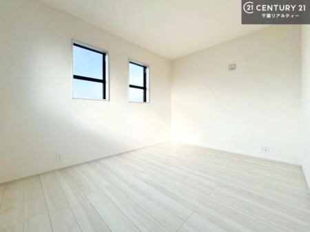 m VvɃfUCĂ邽߁AƋIт܂I
Cɓ̉ƋuĂ낰Ԃ邱Ƃł܂B