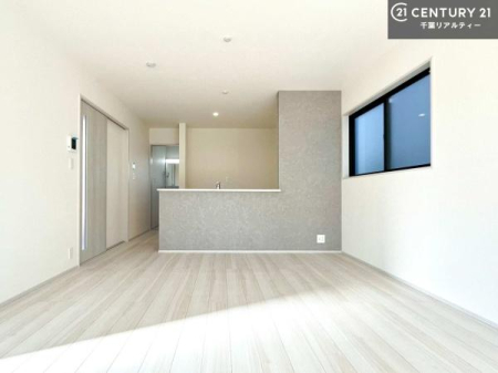 rO LX_CjOXy[XI肨HB΂yԂ߂܂BX̔܂I