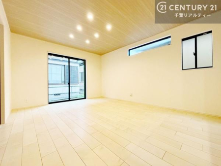 rO ؂ȉƑW܂邩炱LDKɂ͂肽B
qCɏ΂Ȃ瑖ĂpuLƂɂėǂvƎvuԂłB