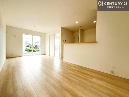 rO 傫ȑ炽Ղ̗z閾邢rOBĴ郊rOŉƑĉ났̎Ԃ߂܂B