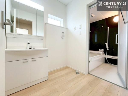 ʑEʏ t̖邢ʎłICɓւłĐɕۂƂł܂IRނ̂łς̎dオǂȂ܂ˁI