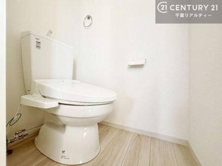 �g�C�� �������֍��ɂ��A�~��͕֍����g�����ł���̂ŗ₽���֍��ɍ��炸�ɍςފ������d�l�ł��I�V���v���ȃJ���[����Ƃ��Ă���̂ŁA������ꂪ���₷���ł��B