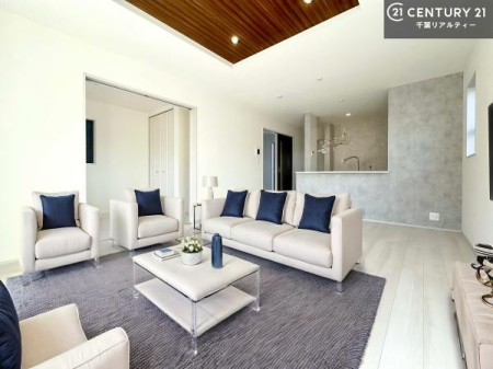 rO ƋCGp[XłBSnǂrO͉ƑRƏW܂܂BƑcR̎ԂłBƑƁAw[Ԃ߂łˁB邭JIȋԂłB