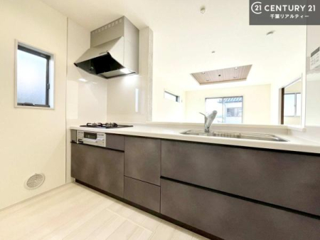 Lb` lC̑ΖʎVXeLb`̗pĂ܂IƑ̃R~jP[VRƑ݌vłB
qlɂڂ͂̂ŊłˁB[͂܂I