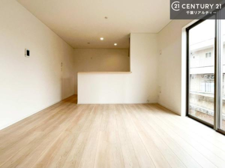 rO LX_CjOXy[XI肨HB΂yԂ߂܂BX̔܂I