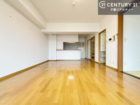 rO LX_CjOXy[XI肨HB΂yԂ߂܂BX̔܂I