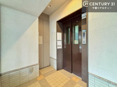 ̑p Gx[^[̃}VŁAdוxr[J[̈ړKB̐X[YɂȂ܂B