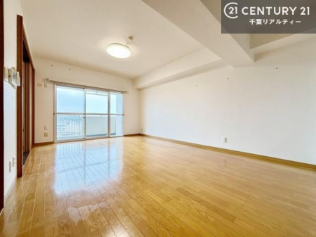 rO SnǂrO͉ƑRƏW܂܂BƑcR̎ԂłBƑƁAw[Ԃ߂łˁB邭JIȋԂłB