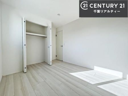 q [Xy[XĂ܂IXbLڂ鎖ł܂ˁB
ƋI΂ȂVvȃfUCׁ̈AƋI΂Cɓ̋ԍ肪łłˁB