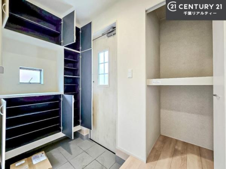  V[Y{bNXtȂ̂ŁAւЕt|₷łI
XbLւŌ˂JuԁÂSnԂo}Ă܂B
