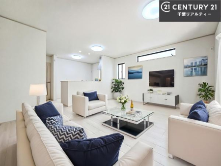 rO ƋCGp[XłBSnǂrO͉ƑRƏW܂܂BƑcR̎ԂłBƑƁAw[Ԃ߂łˁB邭JIȋԂłB