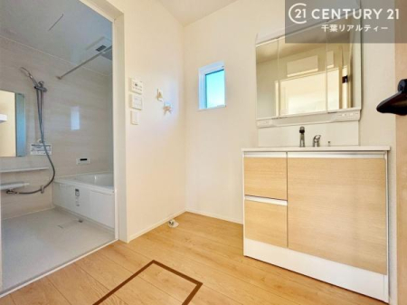 ���ʑ�E���ʏ� �����̂������ʏ��́A���ƕ�������₷���A���ł����K�ɂ��g�����������܂��B�O�ʋ��Ŏg�����肪�ǂ��A�������[�������Ă���܂��̂ŁA���p�i��X�L���P�A�p�i���������萮���ł��܂��B