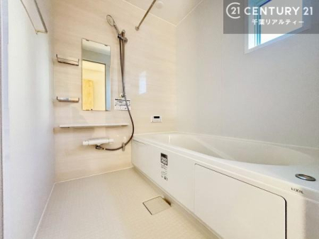 ���� �L�X�o�X�ň���̔������t���b�V���B�����L�΂���̂ŁA�����ɂ��������ƐZ����܂��ˁI�����̃o�X�^�C�����y���݂ɂȂ�܂��B