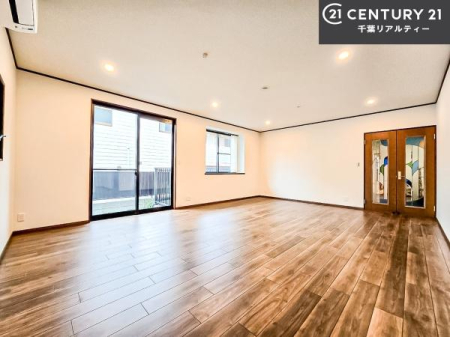 rO 傫ȑ炽Ղ̗z閾邢rOBĴ郊rOŉƑĉ났̎Ԃ߂܂B