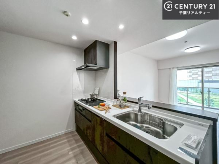 Lb` lC̑ΖʎVXeLb`̗pĂ܂IƑ̃R~jP[VRƑ݌vłB
qlɂڂ͂̂ŊłˁB[͂܂