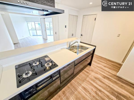 Lb` [͂̍VXeLb`ŁAHЕtALXƂԂŉKɗy߂܂B