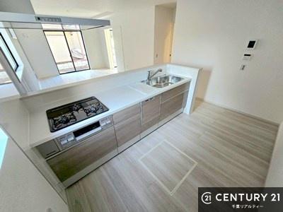 Lb` lC̑ΖʎVXeLb`̗pĂ܂IƑ̃R~jP[VRƑ݌vłB
qlɂڂ͂̂ŊłˁBLXgĉKɍƂi݂܂B