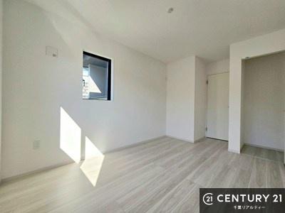 m VvɃfUCĂ邽߁AƋIт܂I
Cɓ̉ƋuĂ낰Ԃ邱Ƃł܂BynwJÒz