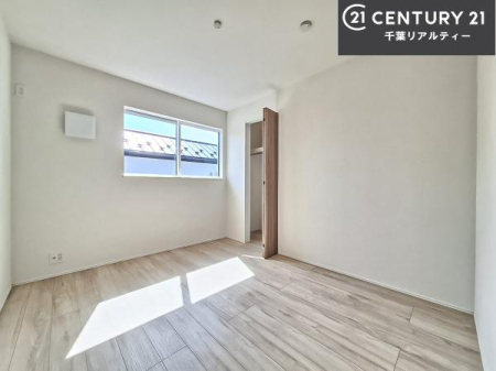 rOȊŐ [Xy[XĂ܂IXbLڂ鎖ł܂ˁB
ƋI΂ȂVvȃfUCׁ̈AƋI΂Cɓ̋ԍ肪łłˁB