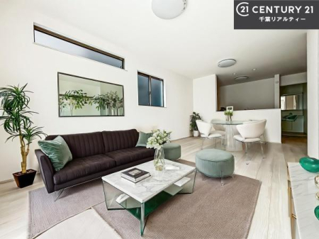 rO ƋCGp[XłBSnǂrO͉ƑRƏW܂܂BƑcR̎ԂłBƑƁAw[Ԃ߂łˁB邭JIȋԂłB