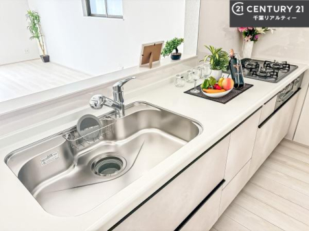 Lb` lC̑ΖʎVXeLb`̗pĂ܂IƑ̃R~jP[VRƑ݌vłB
qlɂڂ͂̂ŊłˁB[͂܂I