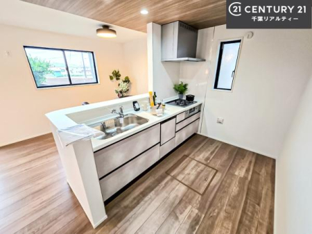 Lb` lC̑ΖʎVXeLb`̗pĂ܂IƑ̃R~jP[VRƑ݌vłB
qlɂڂ͂̂ŊłˁBLXgĉKɍƂi݂܂I