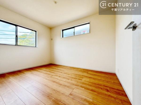 �m�� �V���v���Ƀf�U�C������Ă��邽�߁A�Ƌ��I�т܂���I
���C�ɓ���̉Ƌ��u���Ă��낰���Ԃ���邱�Ƃ��ł��܂��B